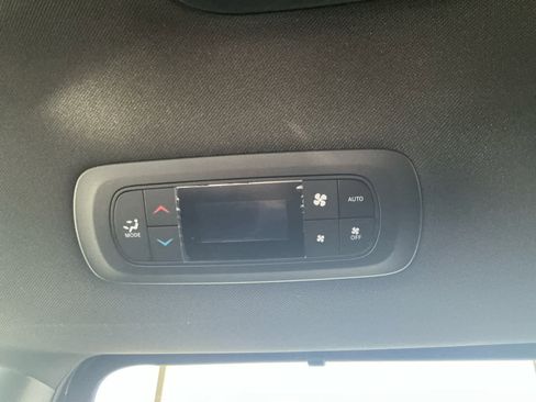 New 2026 Chrysler Pacifica Select AWD/4WD image 27