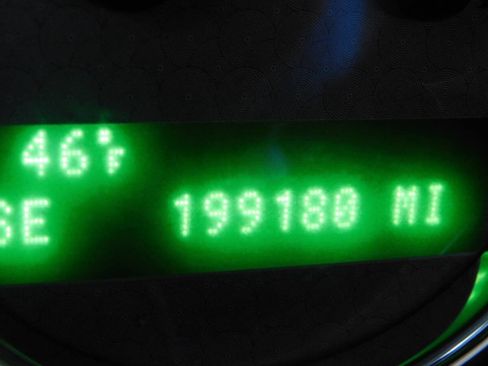 Used 2004 Ford F150 Lariat image 9