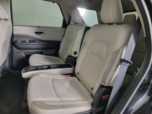 Used 2023 Nissan Pathfinder SL w/ SL Premium Package AWD/4WD image 14