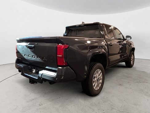 Certified 2025 Toyota Tacoma TRD Off-Road image 5