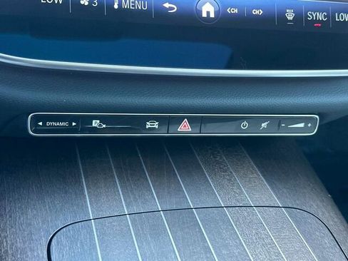 Used 2025 Mercedes-Benz E 350 Sedan image 25