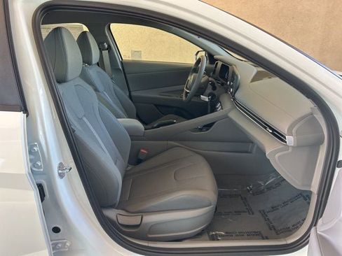 New 2026 Hyundai Elantra SE FWD image 32
