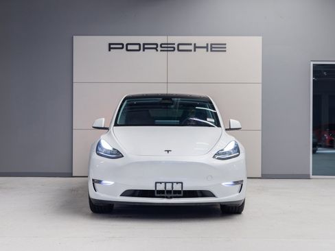 Used 2022 Tesla Model Y Long Range image 10