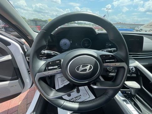 Used 2024 Hyundai Elantra Limited FWD image 18