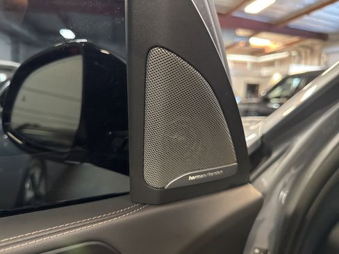 Used 2024 BMW X5 xDrive40i w/ M Sport Package image 11