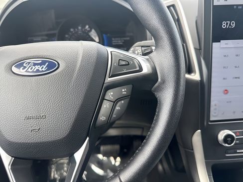 Used 2024 Ford Edge SEL image 16