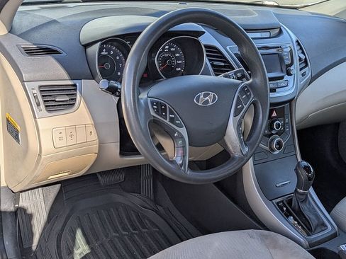 Used 2015 Hyundai Elantra SE w/ Option Group 02 image 6