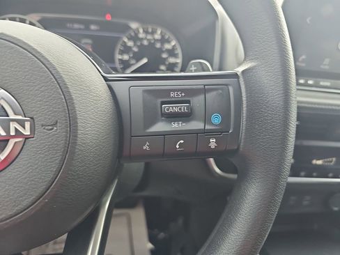 Used 2023 Nissan Rogue SV FWD image 22
