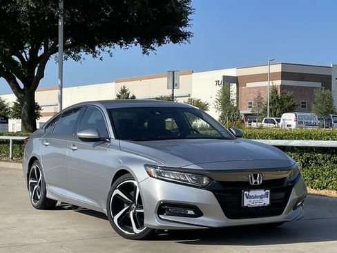 Used 2018 Honda Accord Sport image 2
