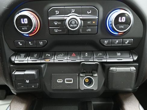 Used 2020 Chevrolet Silverado 2500 LTZ w/ LTZ Plus Package AWD/4WD image 20