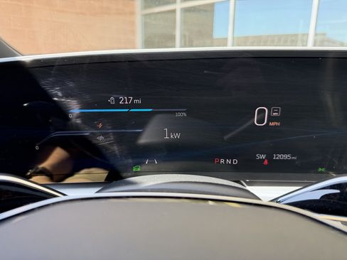 Used 2024 Cadillac Lyriq Sport RWD image 18