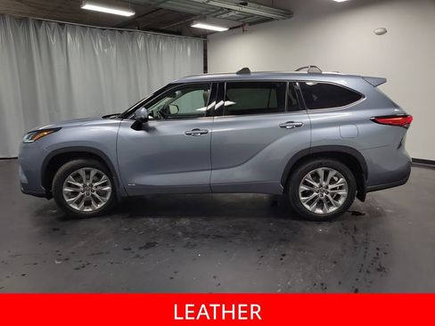 Used 2023 Toyota Highlander Limited image 5