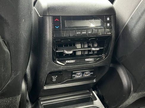 Used 2023 Jeep Grand Cherokee L Laredo image 35