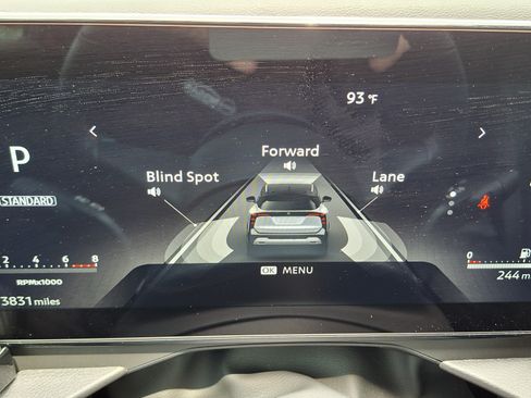 Used 2025 Nissan Kicks SR FWD image 12