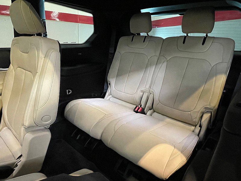 Used 2025 Jeep Grand Cherokee L Limited w/ Luxury Tech Group II AWD/4WD image 29