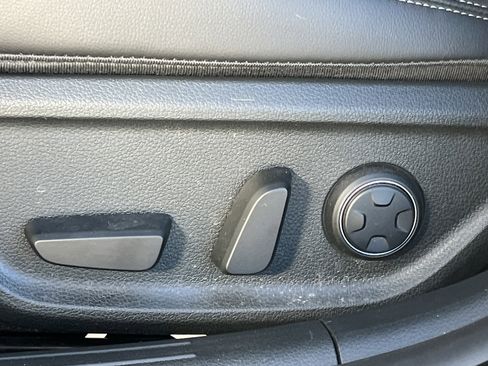 Used 2026 Genesis G70 2.5T image 16