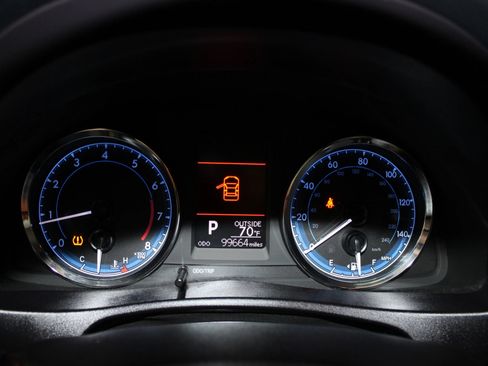 Used 2019 Toyota Corolla LE FWD image 11