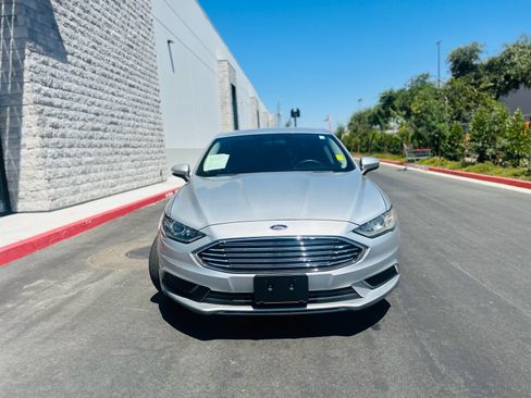 Used 2018 Ford Fusion SE FWD image 12
