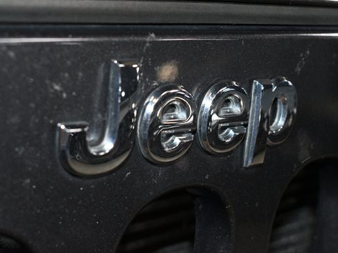 Used 2014 Jeep Wrangler Sport w/ Quick Order Package 24S AWD/4WD image 99