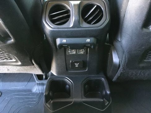 Used 2021 Jeep Gladiator Mojave AWD/4WD image 26