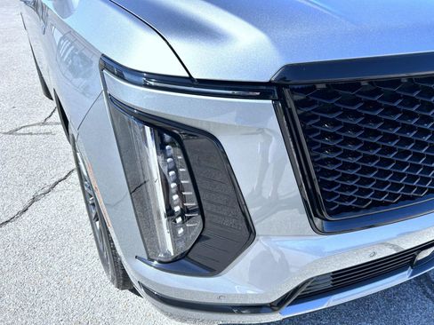 Certified 2025 Cadillac Escalade Sport Platinum AWD/4WD image 10