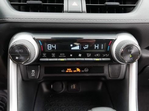 Used 2025 Toyota RAV4 XLE image 30