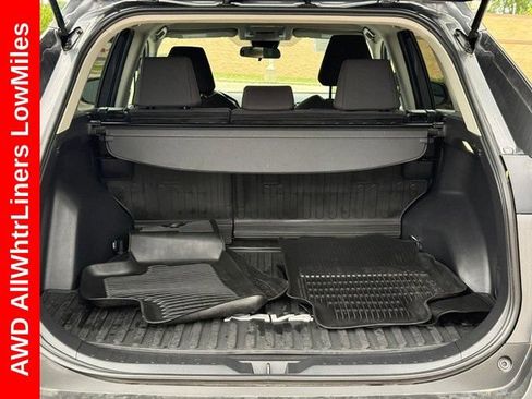 Used 2022 Toyota RAV4 LE AWD/4WD image 8