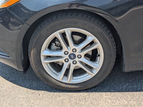 Used 2018 Ford Fusion SE FWD image 14