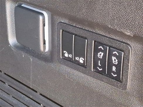 Used 2021 Chevrolet Tahoe Premier image 34