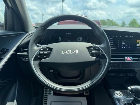 Certified 2023 Kia Niro EX Touring FWD image 15