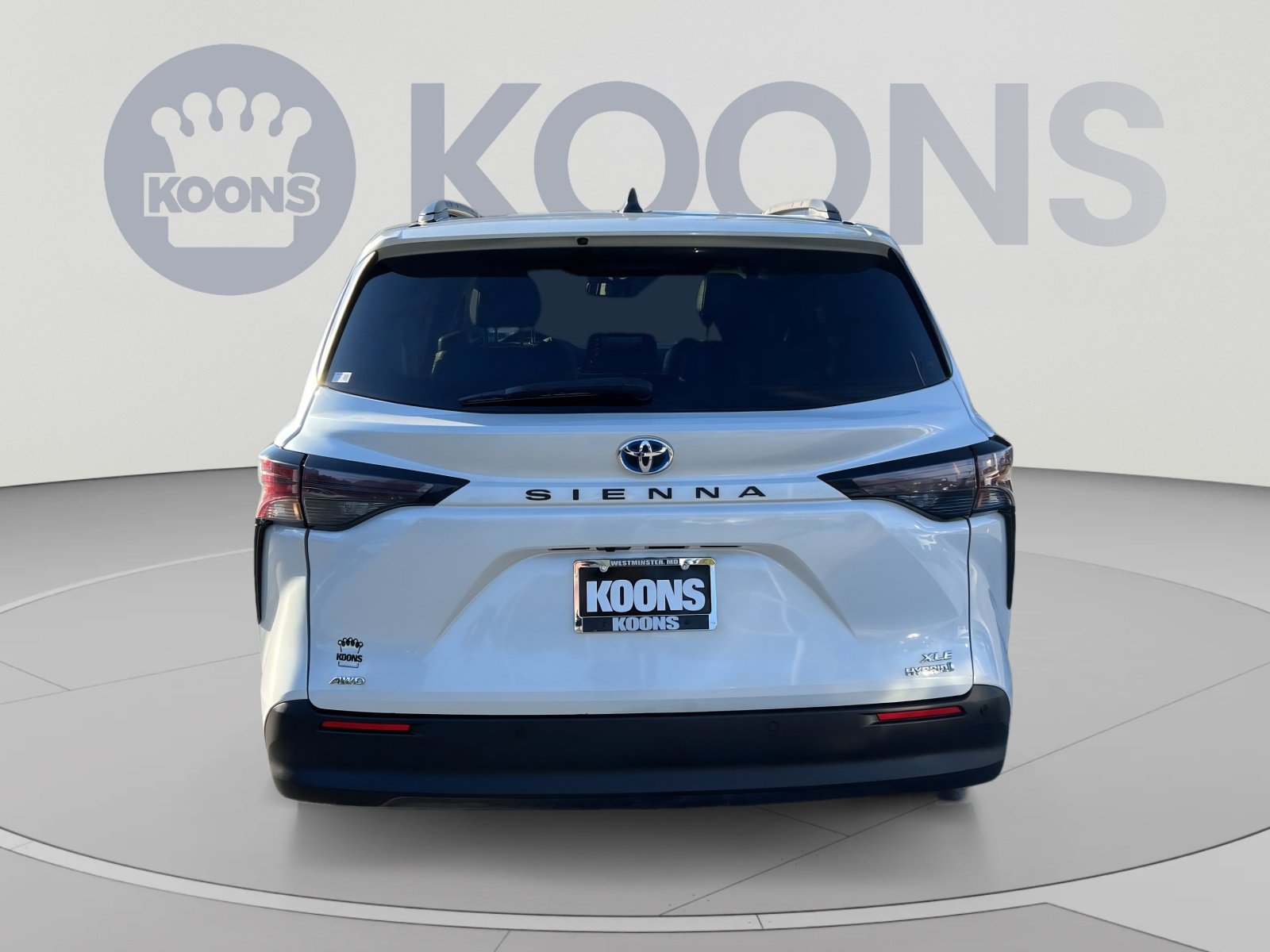 Used 2024 Toyota Sienna XLE w/ XLE Plus Package AWD/4WD image 5