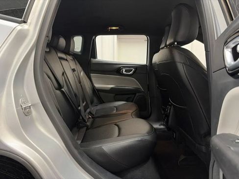 Used 2025 Jeep Compass Limited AWD/4WD image 20