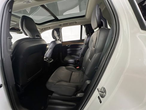 Used 2022 Volvo XC90 T6 Momentum w/ Advanced Package image 23