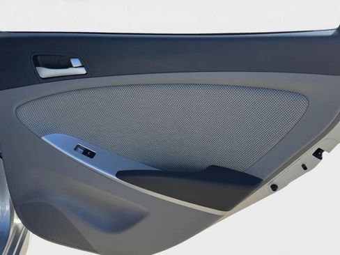 Used 2013 Hyundai Accent GLS image 14