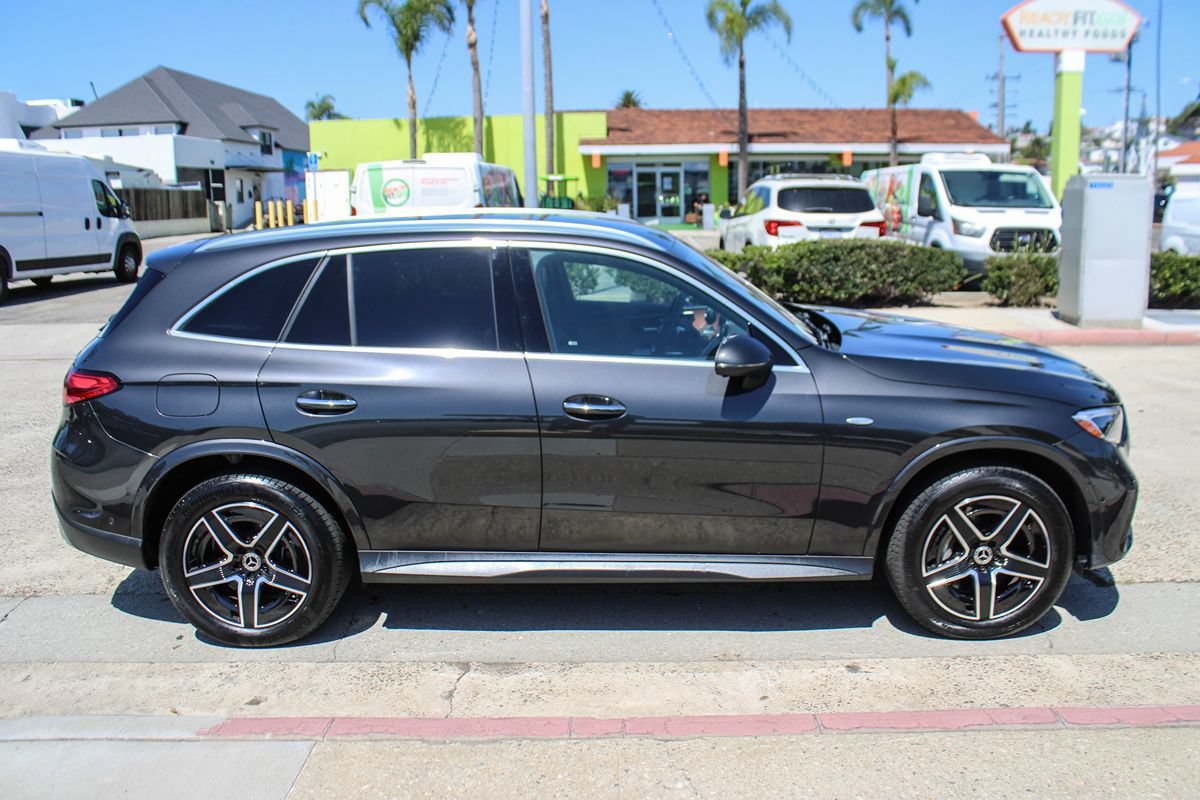 Used 2025 Mercedes-Benz GLC 350e 4MATIC image 7