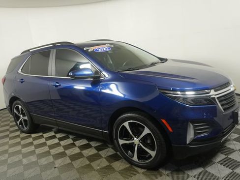 Used 2022 Chevrolet Equinox LT FWD image 2
