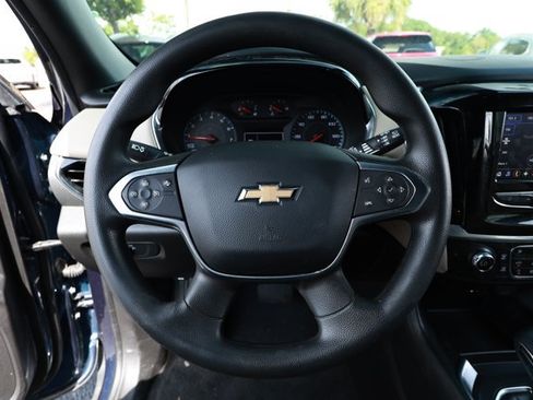 Used 2023 Chevrolet Traverse LS FWD image 10
