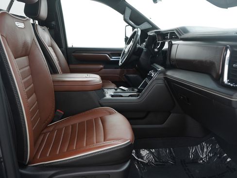 Used 2024 GMC Sierra 2500 Denali Ultimate w/ Max Trailering Package image 13