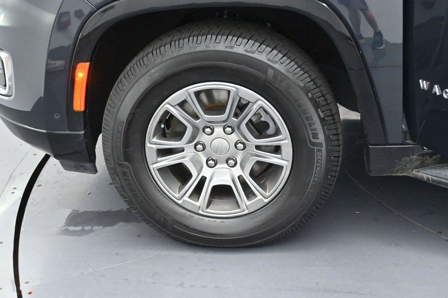 Used 2024 Jeep Wagoneer 4WD image 43
