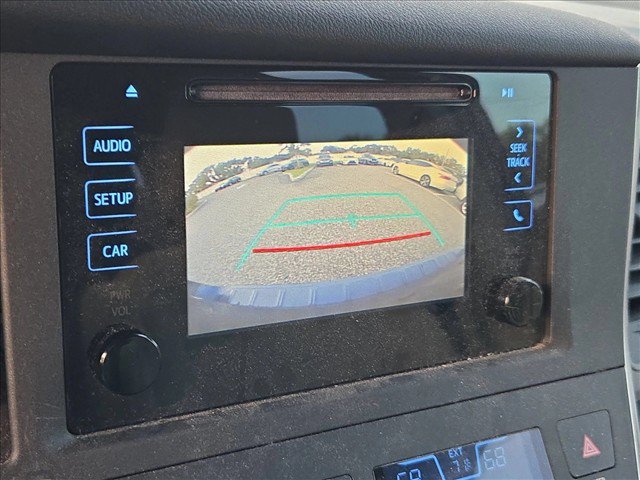 Used 2017 Toyota Sienna L FWD image 11
