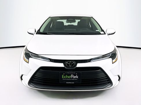 Used 2024 Toyota Corolla LE image 2