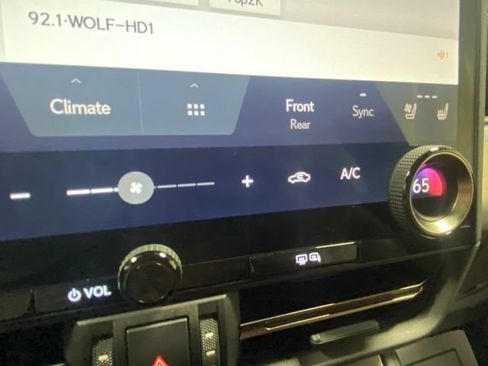 Used 2024 Lexus GX 550 w/ Accessory Package (2T) AWD/4WD image 20