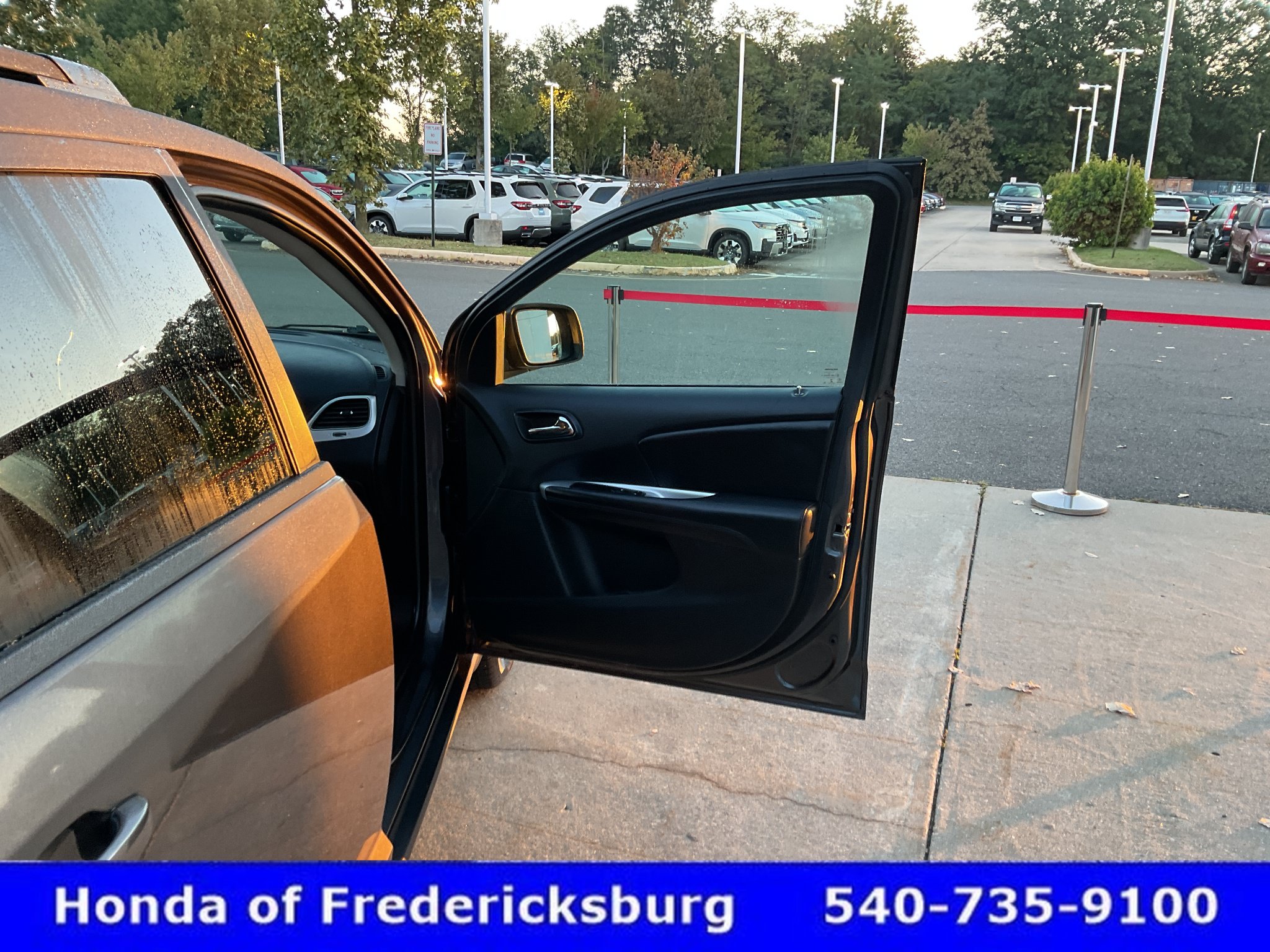 Used 2018 Dodge Journey SE FWD image 19