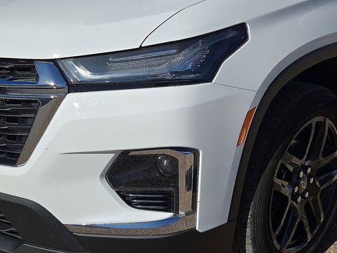 Used 2023 Chevrolet Traverse LS image 10