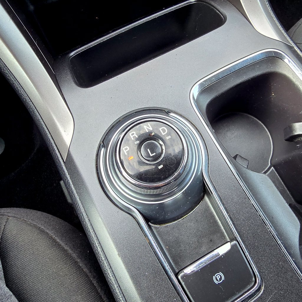 Used 2020 Ford Fusion SE FWD image 10