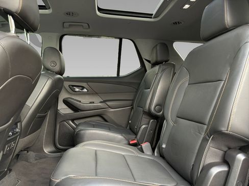 Used 2021 Chevrolet Traverse Premier w/ Redline Edition image 5