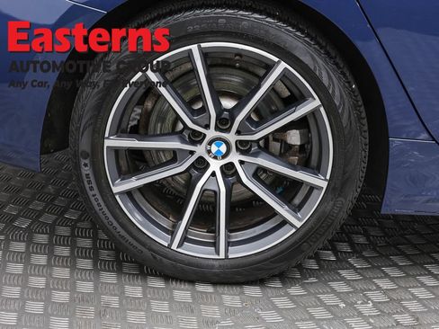 Used 2021 BMW 330i xDrive Sedan w/ Convenience Package AWD/4WD image 32