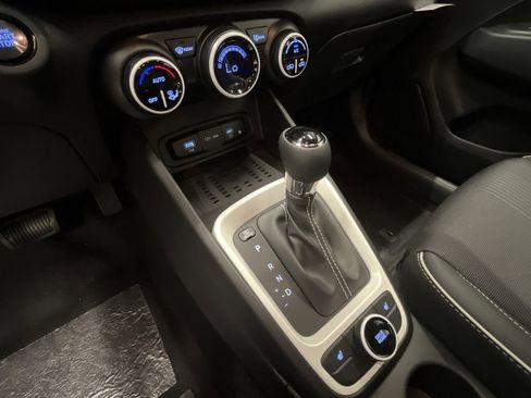 New 2025 Hyundai Venue Limited FWD image 16