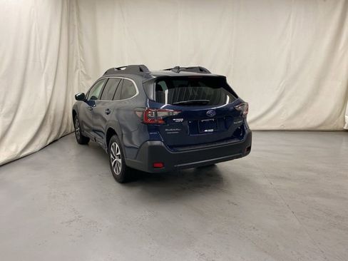 Used 2025 Subaru Outback Premium w/ Popular Package #1A image 5