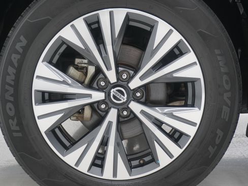 Used 2021 Nissan Rogue SV FWD image 24